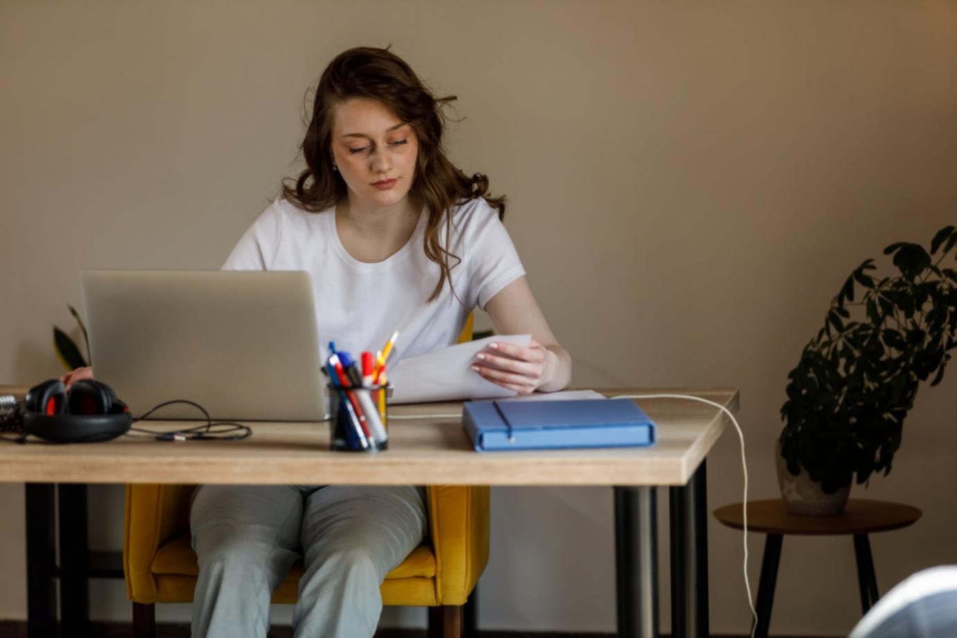 Participantes trabajando en ejercicios colaborativos
